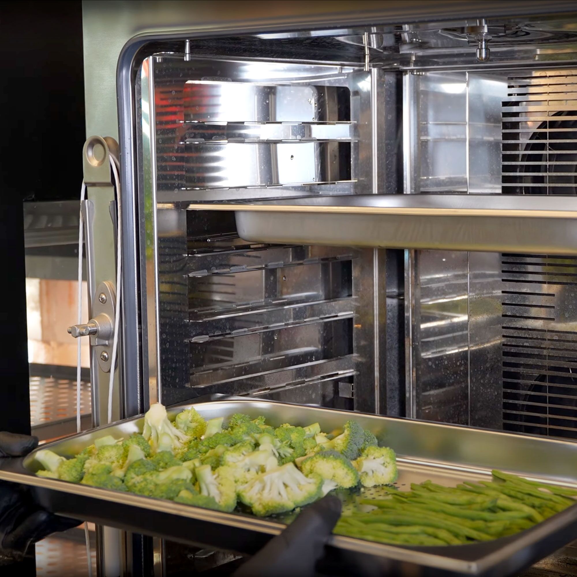 Commercial Electric Combi Oven - Manual Controls - 5x GN 1/1 - incl. Manual washing system