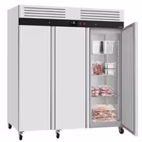 Saldētavas skapis no nerūsējošā tērauda ECO - 1800 mm - 2100 l - -18/-22 °C - ar 3 durvis - R290, klimata klase 4, digitālais termostats, ventilējama dzesēšana, slēdzamas durvis, 6 ritenīši, 9 restes