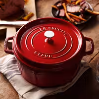 STAUB | Cocotte Round Enamelled Cast Iron Casserole Dish – Ø 180 mm – Cherry Red