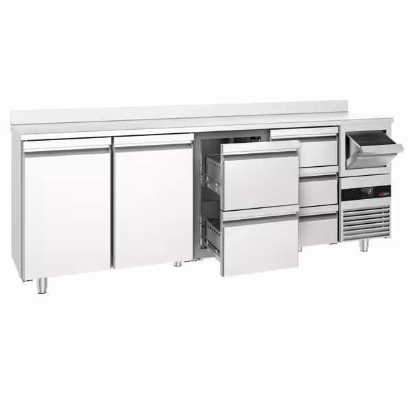 Stół chłodniczy barowy do napojów PREMIUM – 2690 x 600 mm – z 2 drzwiami, 5 szufladami, rantem i odbijakiem do kawy