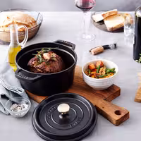 STAUB | Cocotte Round Enamelled Cast Iron Casserole Dish – Ø 180 mm – Black
