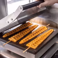 Commercial Waffle Maker - Single - Manual - 1,75 kW - Shape: Christmas tree - Teflon-coated baking plates
