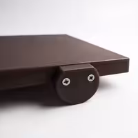 Neslīdošs griešanas dēlis - 300x500 mm - Biezums: 20 mm - HACCP atbilstošs - PE500 (HDPE) polietilēns - Brūns - Ar fiksatoriem