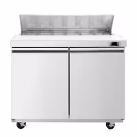 Stół przygotowawczy PREMIUM – 1230 mm – 396 L – z 2 drzwiami – z 12 pojemnikami GN 1/6 – w stylu amerykańskim