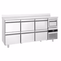 Stół chłodniczy barowy do napojów PREMIUM – 2130 x 600 mm – z 6 szufladami 1/2, rantem i odbijakiem do kawy