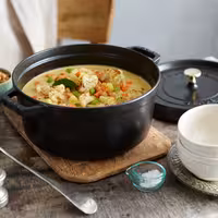 STAUB | Cocotte Round Enamelled Cast Iron Casserole Dish – Ø 280 mm – Black
