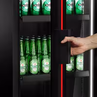 Nevera expositora de bebidas - 670mm - 550 litros - 1 puerta de cristal - con iluminación LED - display digital de temperatura