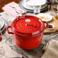 STAUB | LA COCOTTE - Cocotte - Ø 240 mm - Lijevano željezo - Crvena boja trešnje
