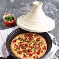 STAUB | Cast Iron Tajine – Ø 28 cm - Cream - Matte Black Interior, Oven to 260°C
