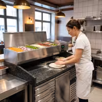 Stół chłodniczy do pizzy PREMIUM - 1500x800mm - z blatem granitowym - 1‑drzwiowy, 7 szuflad - z nadstawką chłodniczą - 7x GN 1/4