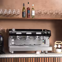 Profesyonel Espresso Kahve Makinesi - 3 Gruplu - Manuel - Ön Demleme (Preinfusion) Sistemi & 2 Buhar Kolu - Tall Cup