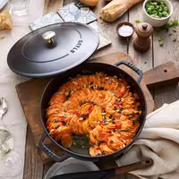 STAUB | Enameled Cast Iron Round Braiser – Ø24 cm - Black - Self-Basting Chistera Lid