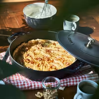 STAUB | Enameled Cast Iron Round Braiser – Ø24 cm - Black - Self-Basting Chistera Lid