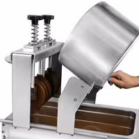 Commercial Oil Press for Nuts & Seeds – for Nuts & Cocoa Beans - 0.55kW - 7kg