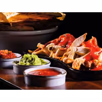 (6 pcs) Sizzle Platter Set - 6-piece set - incl. wooden base, baskets & dip bowls - cast iron pan & stainless steel accessories - 350x260mm - oval