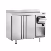 Stół chłodniczy barowy do napojów Premium PLUS – 1470 x 600 mm – z 2 drzwiami, rantem i odbijakiem do kawy