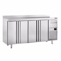 Stół chłodniczy barowy do napojów Premium PLUS – 2450 x 600 mm – z 4 drzwiami, rantem i odbijakiem do kawy