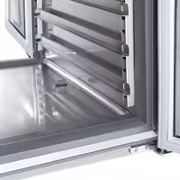 Stół chłodniczy barowy do napojów Premium PLUS – przelotowy – 1618 x 800 mm – EN 600 x 400 – z 2 drzwiami szklanymi – do cukierni i piekarni