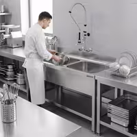 Grovdiskbänk i rostfritt stål PREMIUM - 2000x700 mm - med underhylla - 2 hoar - extra djup ho - med stänkskydd