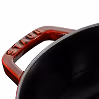 STAUB | SPECIALITĀTES - Woks ar stikla vāku - Ø 300 mm - čuguns - Granātābolu sarkans
