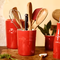 STAUB | CERAMIQUE - Utensil Holder - Ø110mm - Ceramic - Cherry Red