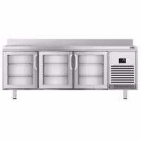 Stół chłodniczy barowy do napojów Premium PLUS – 1960 x 600 mm – z 3 drzwiami szklanymi i rantem
