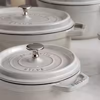 STAUB | Cocotte Round Enamelled Cast Iron Casserole Dish – Ø 180 mm – White Truffle