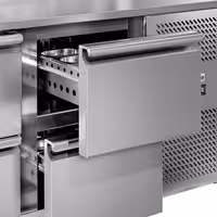 Stół przygotowawczy ECO – 1360 mm – z 1 drzwiami i 2 szufladami – z nadstawką szklaną na 7x GN 1/3