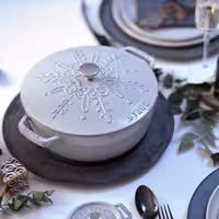 STAUB | LA COCOTTE - La Marmite - Ø 240 mm - Lijevano željezo - Boja bijelog tartufa