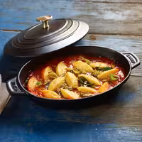 STAUB | Oval Cast Iron Casserole with Lid – 230 mm - Black - Induction, Grill & Oven