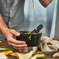(2 pieces) ZWILLING | Granite Mortar & Pestle Ø150 mm – Non-slip Feet - 18/10 Stainless Ring - Black