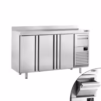 Stół chłodniczy barowy do napojów Premium PLUS – 1960 x 600 mm – z 3 drzwiami, rantem i odbijakiem do kawy