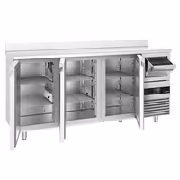 Stół chłodniczy barowy do napojów PREMIUM – 2130 x 600 mm – z 3 drzwiami szklanymi, rantem i odbijakiem do kawy