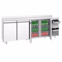 Stół chłodniczy barowy do napojów PREMIUM – 2690 x 600 mm – z 4 drzwiami, rantem i odbijakiem do kawy