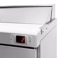 Stół przygotowawczy PREMIUM – 1230 mm – 396 L – z 2 drzwiami – z 12 pojemnikami GN 1/6 – w stylu amerykańskim