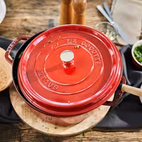 STAUB | LA COCOTTE - Cocotte - Ø 300 mm - Lijevano željezo - Crvena boja trešnje