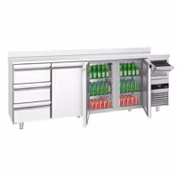 Stół chłodniczy barowy do napojów PREMIUM – 2690 x 600 mm – z 3 drzwiami, 3 szufladami, rantem i odbijakiem do kawy