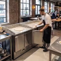 Pizzakylbänk PREMIUM - 2300x700 mm - 5 dörrar