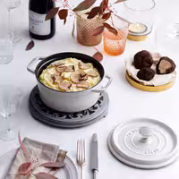STAUB | LA COCOTTE - Cocotte - Ø 220 mm - Lijevano željezo - Bijela boja tartufa 