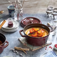 STAUB | LA COCOTTE - Cocotte - Ø 240 mm - Lijevano željezo - Crvena boja grenadine