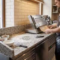 Stół chłodniczy do pizzy ECO – 1500 x 800 mm – z 1 drzwiami i 7 szufladami