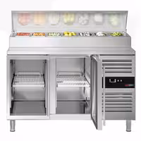 Stół przygotowawczy PREMIUM – 1360 mm – na 7x GN 1/3 – z 2 drzwiami szklanymi