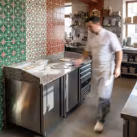 Stół chłodniczy do pizzy PREMIUM – 1600 x 800 mm – z 2 drzwiami i 3 szufladami