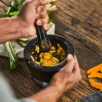 (2 pieces) ZWILLING | Granite Mortar & Pestle Ø150 mm – Non-slip Feet - 18/10 Stainless Ring - Black