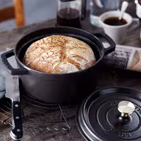 STAUB | Cocotte Round Enamelled Cast Iron Casserole Dish – Ø 180 mm – Black