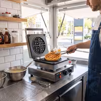 Commercial Waffle Maker - Single - Manual - 1,75 kW - Shape: American waffle - Teflon-coated baking plates