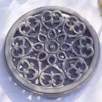 STAUB | SERVING - Podmetač za lonce Lilie - 230 mm - Lijevano željezo - Grafit siva boja