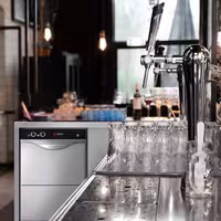Double-skinned Compact Glasswasher - Manual - 2.77kW - with Drain Pump, Rinse Aid Pump