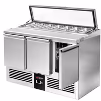 Pult za pripremu salate PREMIUM - 1365 mm - 3 vrata - s ugradnim ležištem za 7x GN 1/3 i stakleni poklopac